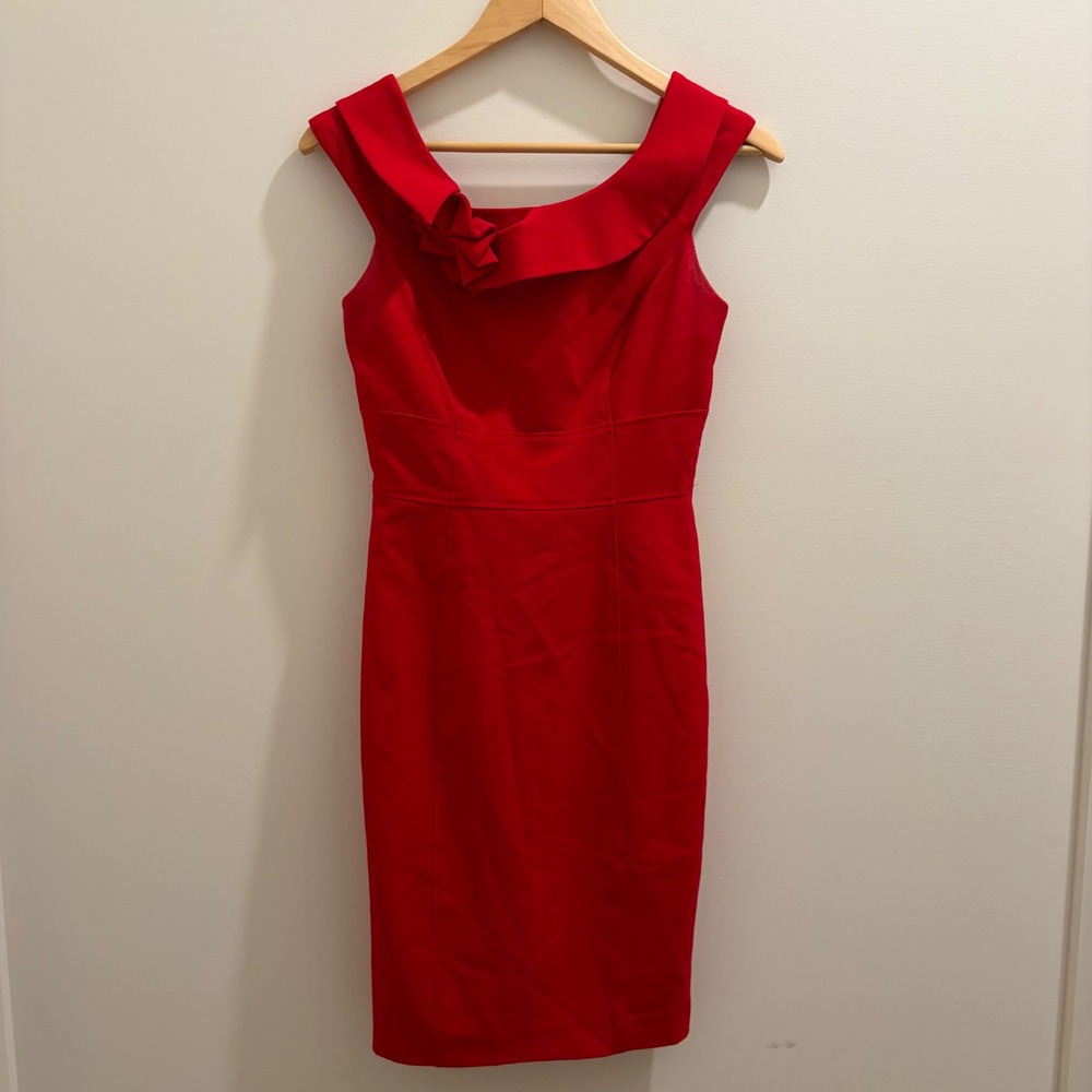 Calvin Klein Red Portrait Neck Rosette Sheath Dress Size 2 Sleeveless Cocktail
